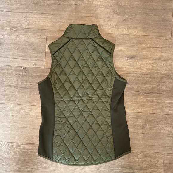 Barbour Olive Quilted Vest with Floral Lining - Picture 5 of 6